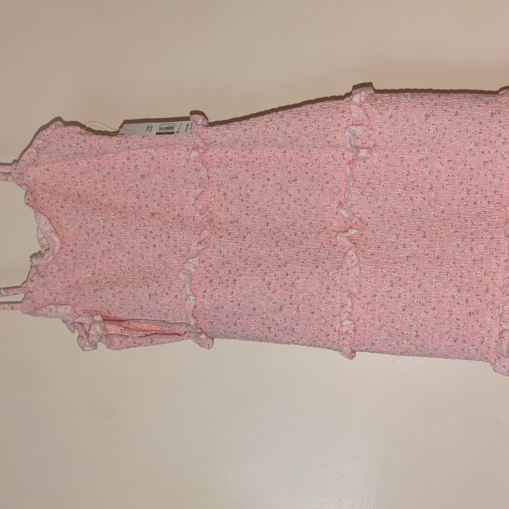 Cute pink casual dress.
